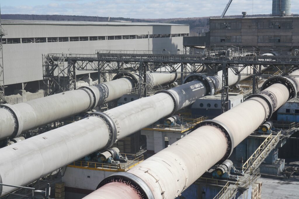 «Локомотив экономики» замедляет ход и тормозит рынок строительных материалов