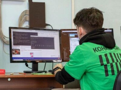 В НГУ развернули большую языковую модель для обучения программистов