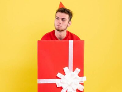 «Муж или парень на 8 марта»: Самые необычные подарки на женский праздник назвали в Новосибирске