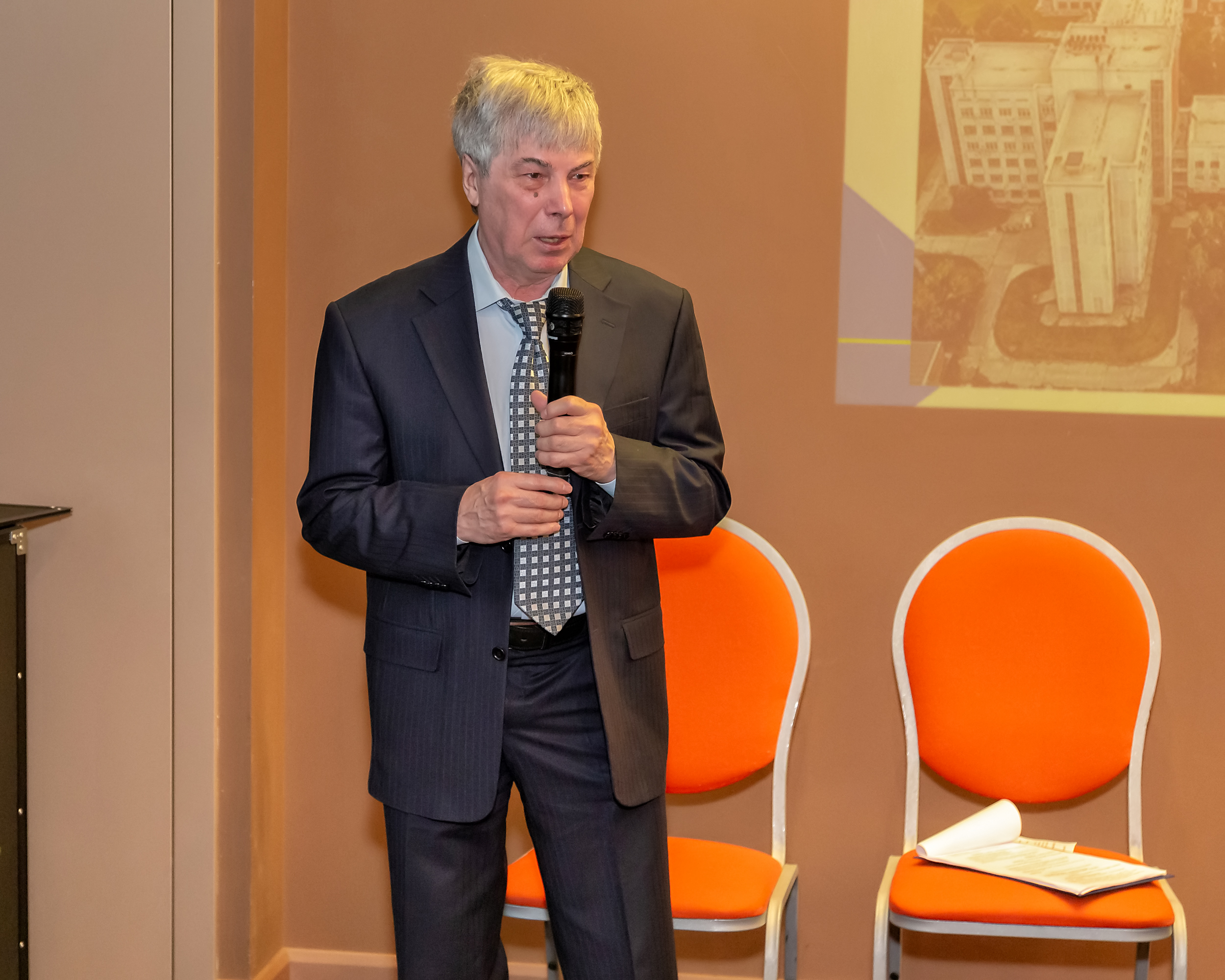 Владимир Хлыстун