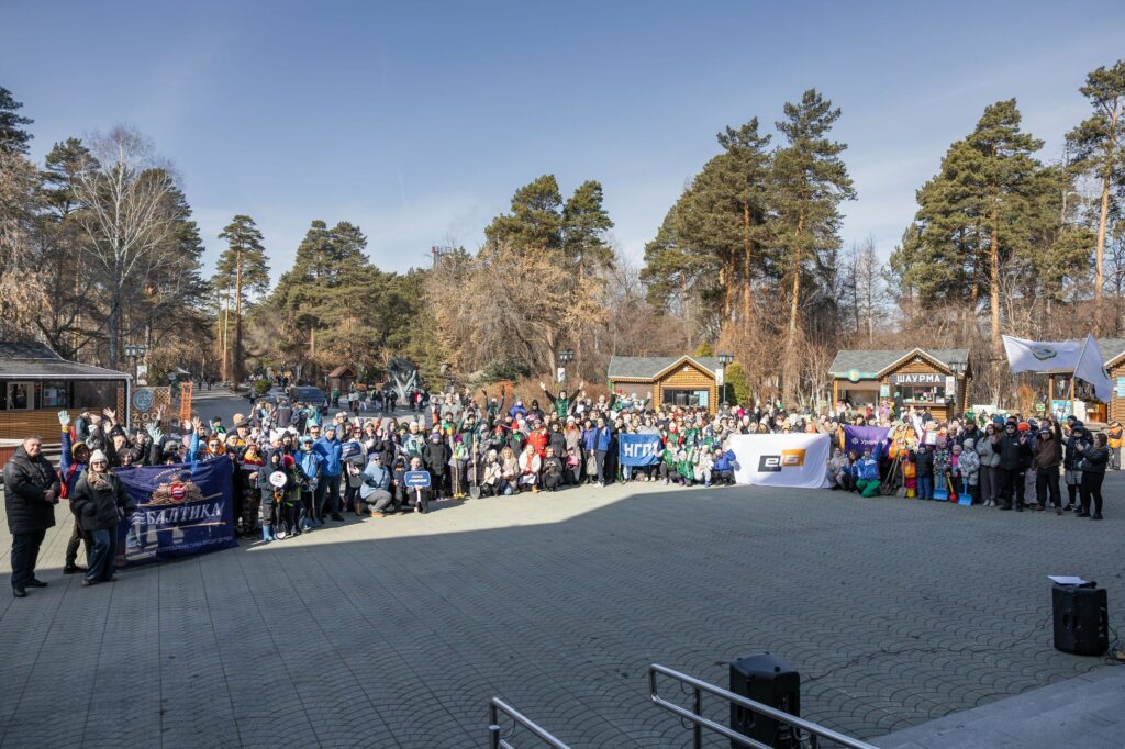 Экологический субботник прошел в Новосибирском зоопарке и не только