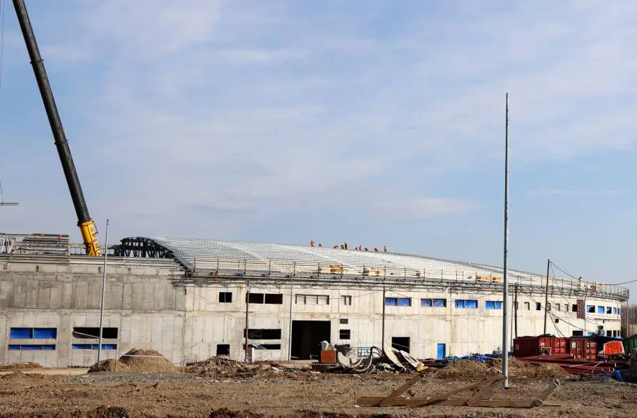 Для ускорения строительства СКИФа подрядчик заводит на площадку более 400 рабочих