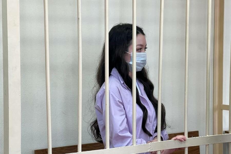 В Новосибирске суд приговорил сибирячку к 12 годам колонии за спонсирование ВСУ