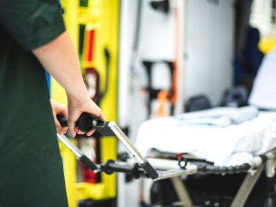 В Госдуме планируют ужесточить наказание за помехи машине скорой помощи