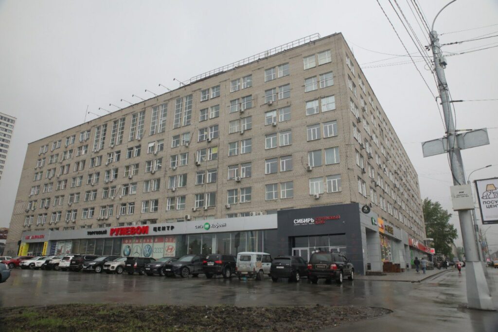 Бизнес-центр, уклоняющийся от оплаты за вывоз мусора, выявили в Новосибирске