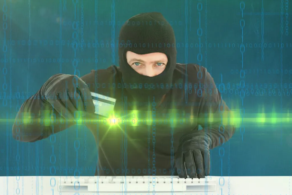 Как мошенники пытаются украсть деньги со счетов жителей Новосибирска