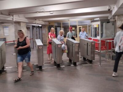 В СберТройке уточнили сроки установки новых валидаторов в метро Новосибирска