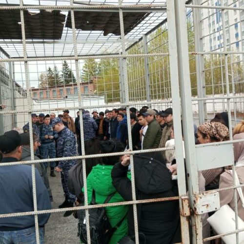 «Это рекорд»: из Новосибирска за сутки выдворено рекордное количество мигрантов