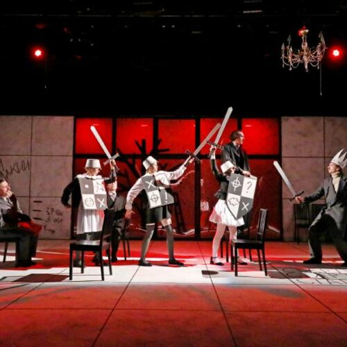 Новосибирский театр «Глобус» вернул «Отрочеству» Льва Толстого искру божью