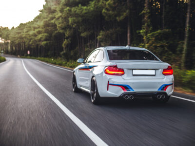 Выпуск легковых автомобилей в России сократился почти на 20%