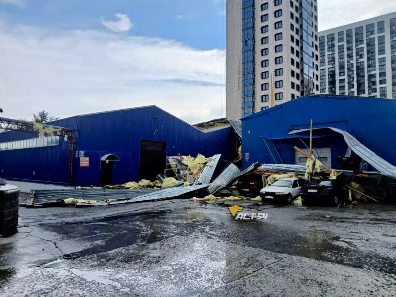 В Новосибирске более 10 человек обратились за помощью после сильного ливня