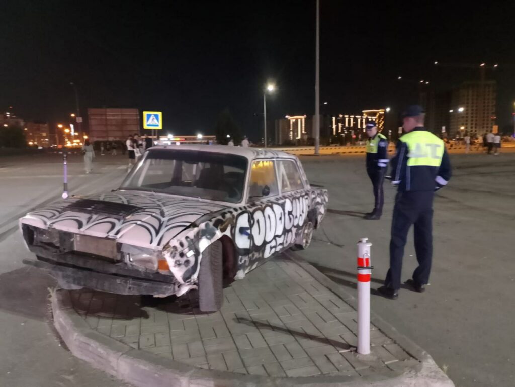 Полиция разогнала уличных дрифтеров в Калининском районе Новосибирска