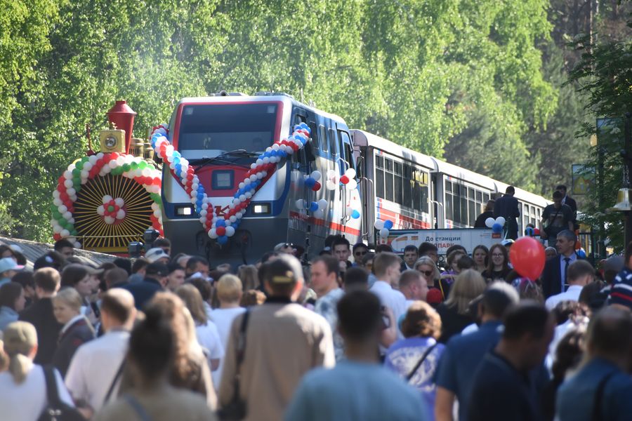 Новый сезон работы детской железной дороги стартовал в Новосибирске