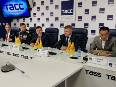 Кандидатов на участие в выборах в Новосибирске представили справедливороссы