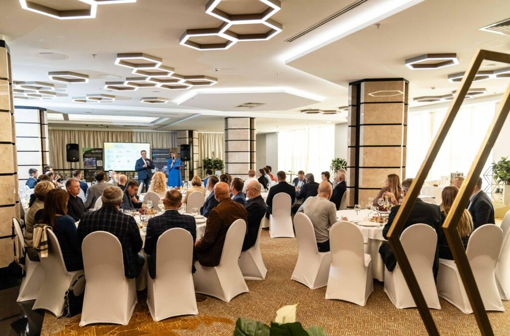 Эксперты VIP-club видят стратегию будущего в укреплении промышленности