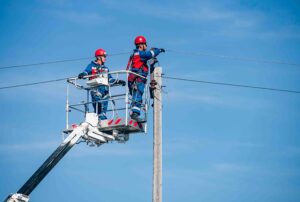 В Верх-Туле завершается реконструкция электросетей