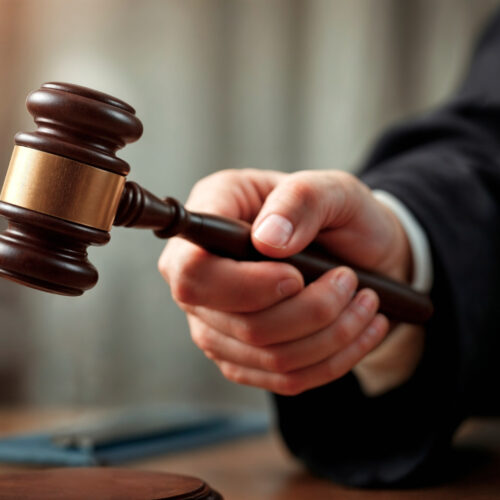 Школьницу из Новосибирска отправили в колонию за попытку убийства подруги