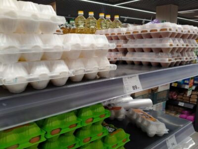 В Новосибирске регистрируют резкое снижение цен на куриные яйца