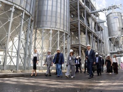 В Новосибирск приехали байеры с Ближнего Востока и Юго-Восточной Азии