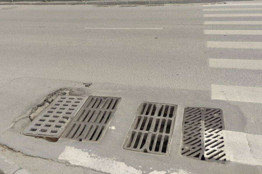 Мэрия Новосибирска ищет подрядчика для очистки ливнёвок на дорогах