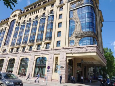 Новосибирский отель получил сертификат для работы с vip-туристами из Китая