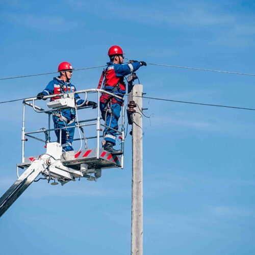 В Верх-Туле завершается реконструкция электросетей