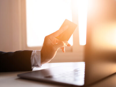 Новосибирцы реже жаловались на МФО и страховщиков в первом полугодии 2025 года