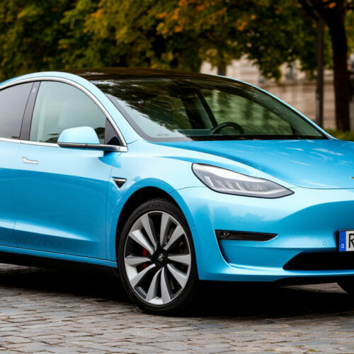 Отечественная модель второй месяц подряд лидирует по продажам электромобилей в России