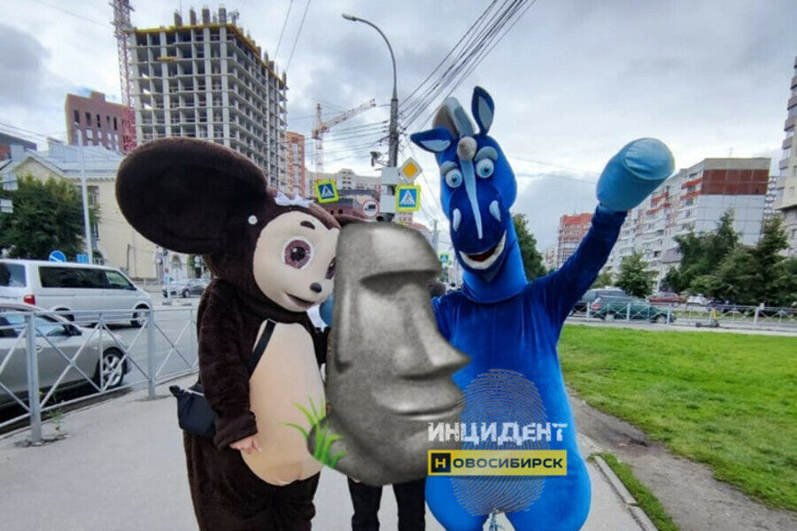 Звери-вымогатели вышли охоту у Новосибирского зоопарка