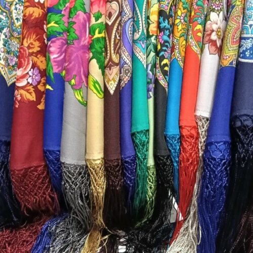 В Новосибирске начался суд из-за контрафактного павлопосадского платка