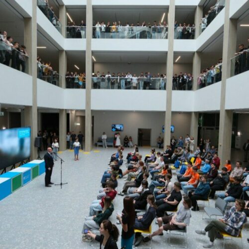 Вице-премьер России Чернышенко открыл корпус поточных аудиторий НГУ