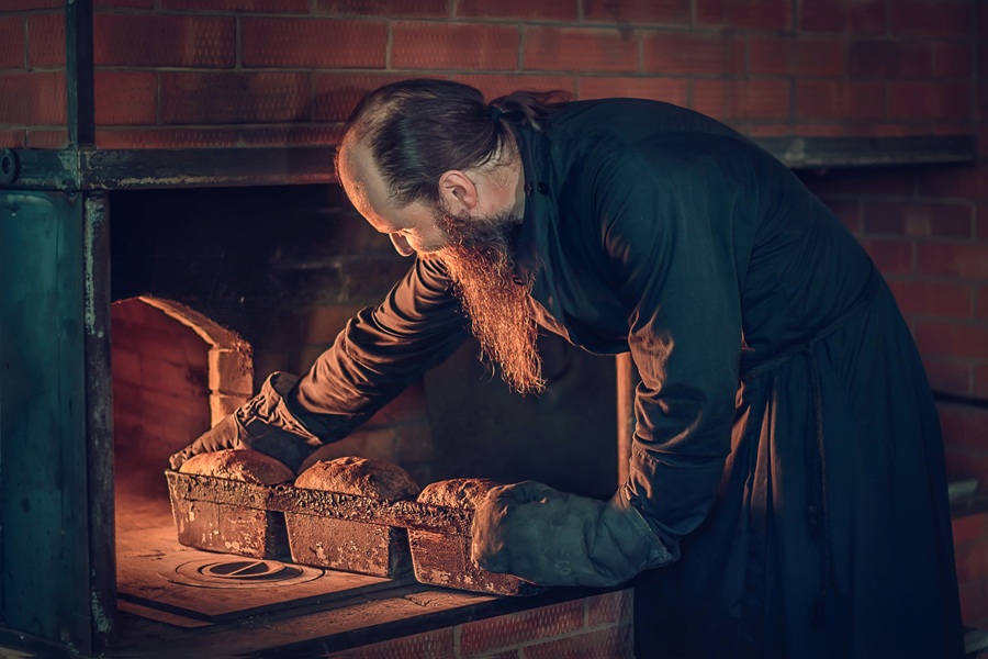 На данный момент в Михаило-Архангельском мужском монастыре живут около 55 братьев и послушников