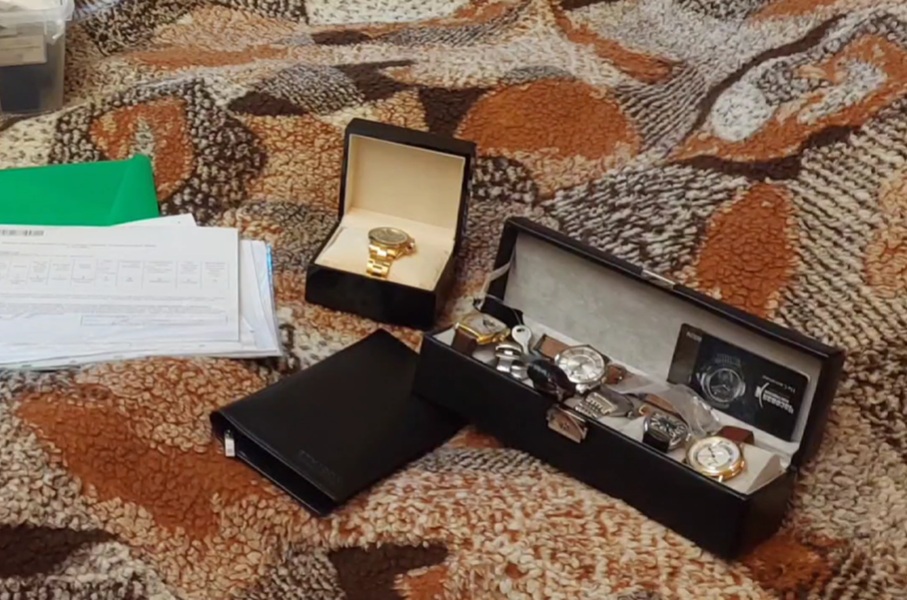 Обыски также прошли в доме руководителя клиники