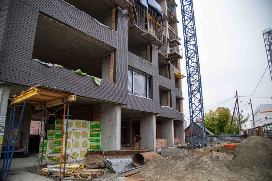 На территории «РиМ» и за его счет в данный момент строится здание НИИ площадью 4000 кв метров