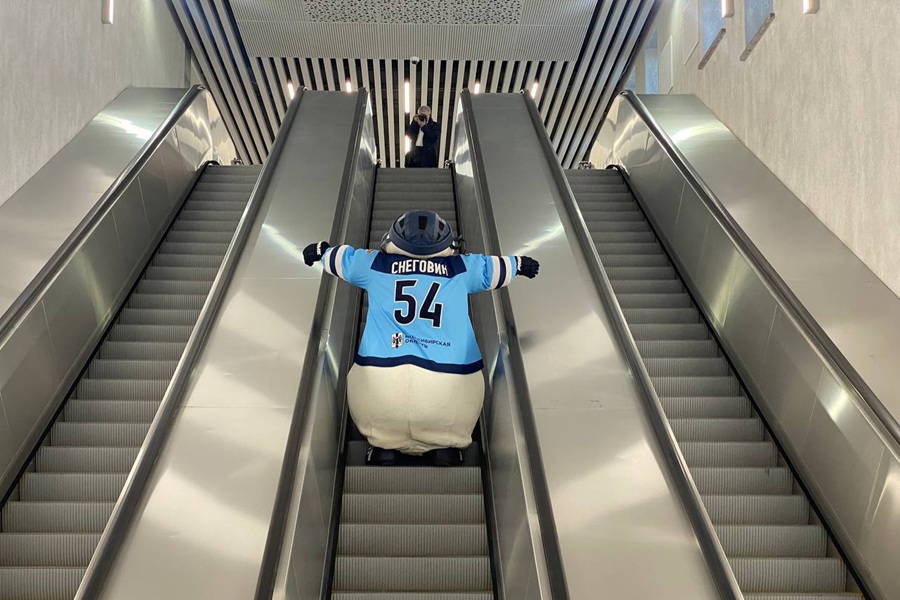 поезда новосибирского метрополитена начали останавливаться на станции метро «Спортивная»