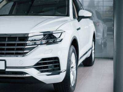 В августе подешевели новые машины в Новосибирской области