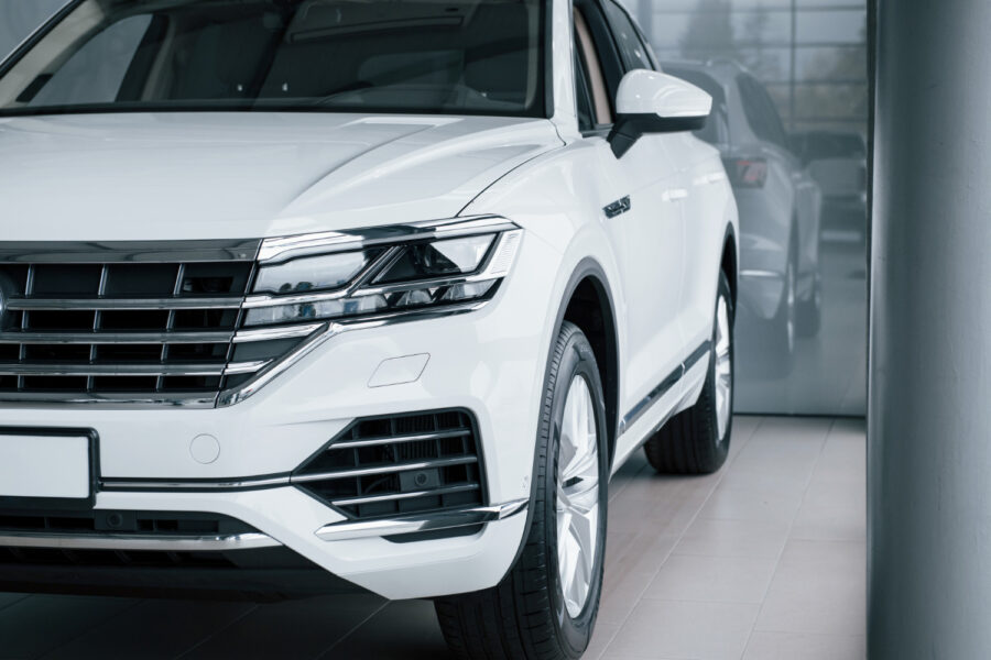 В августе подешевели новые машины в Новосибирской области