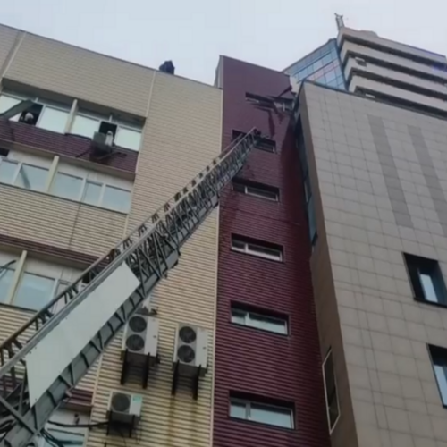 Пожар вспыхнул на 4 этаже ТЦ «Горский» в Новосибирске