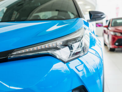 Люксовые автомобили в России меняют владельцев быстрее бюджетных