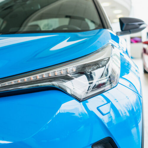 Люксовые автомобили в России меняют владельцев быстрее бюджетных