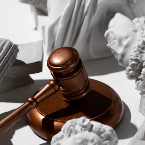 С экс-министра Абызова начали взыскивать 27 млрд рублей