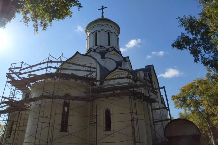 Строящийся храм