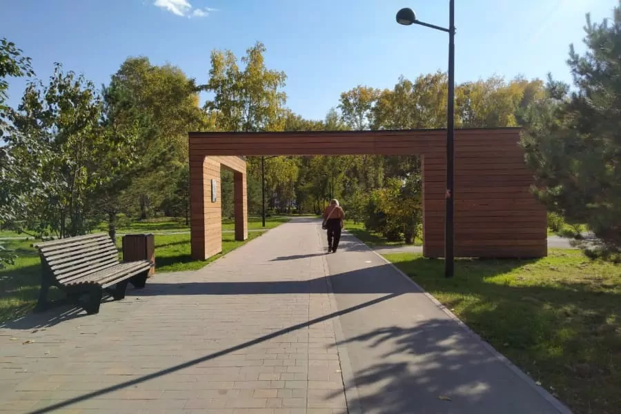 Вход в сквер Героев Донбасса