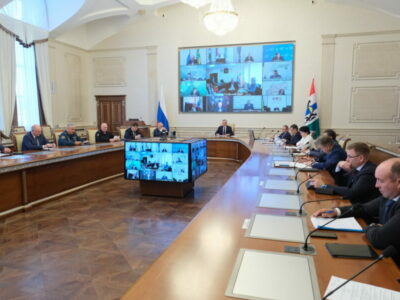 Новая школа в Татарске: губернатор поручил ускорить темпы строительства