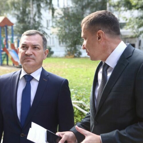 Уникальные витражи и балконы: как преображается старинный дом в Новосибирске