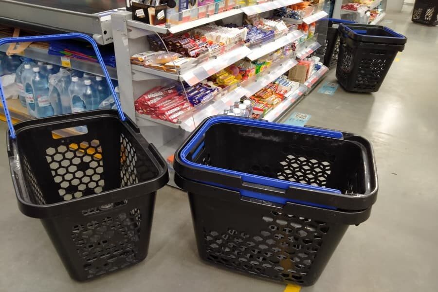 «Поддерживают кого угодно, только не своих»: новосибирцы заметили, что привозные продукты стали стоить дешевле местных