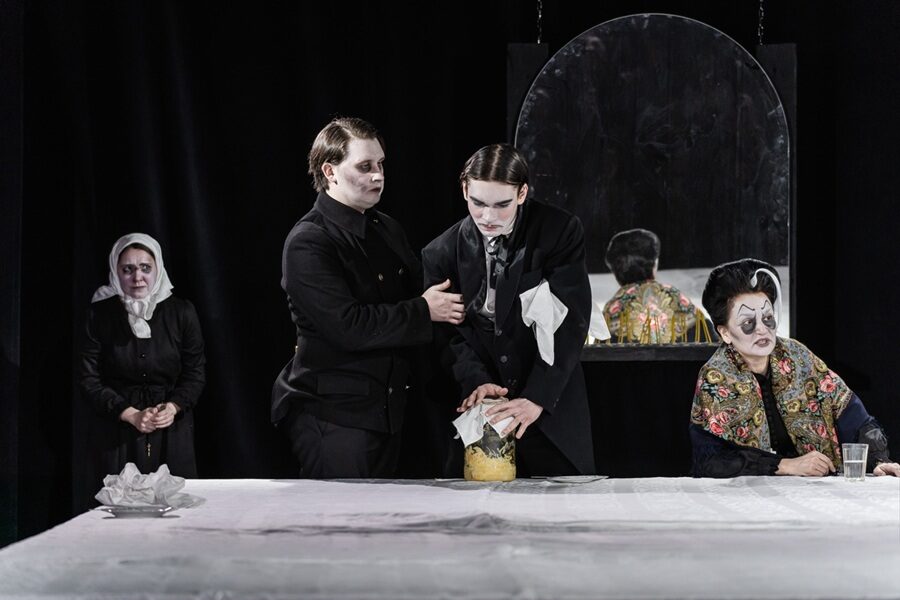 Студенческий театр Новосибирска поместил роман Салтыкова-Щедрина в новый контекст