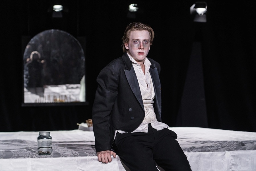 Баланс нужности и ненужности тут зыбкий, призрачный