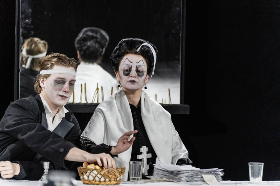 В биографии Степана как раз и мерещится что-то мезоамериканское, беспощадное