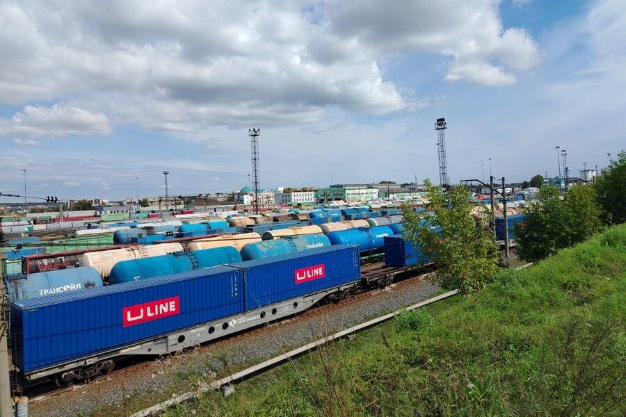 «Везем из Китая почти все»: Особого импортозамещения за прошедшие три года в России не произошло